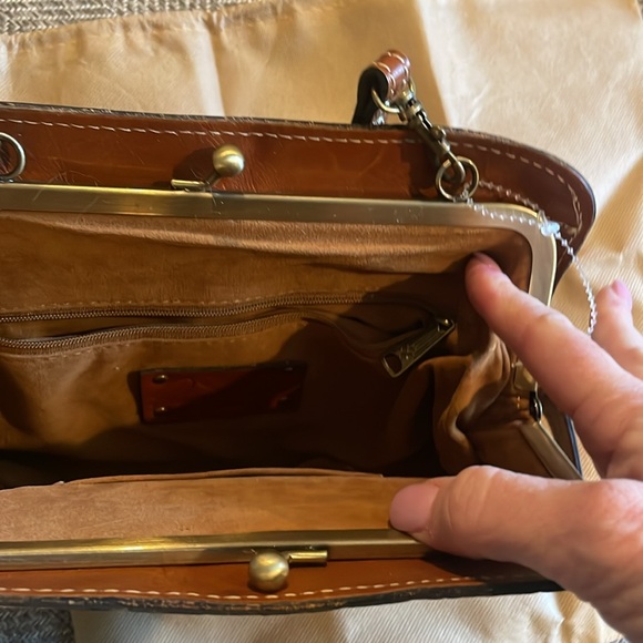 Patricia Nash tooled leather purse with removable strap dust bag included NEW - Picture 16 of 16